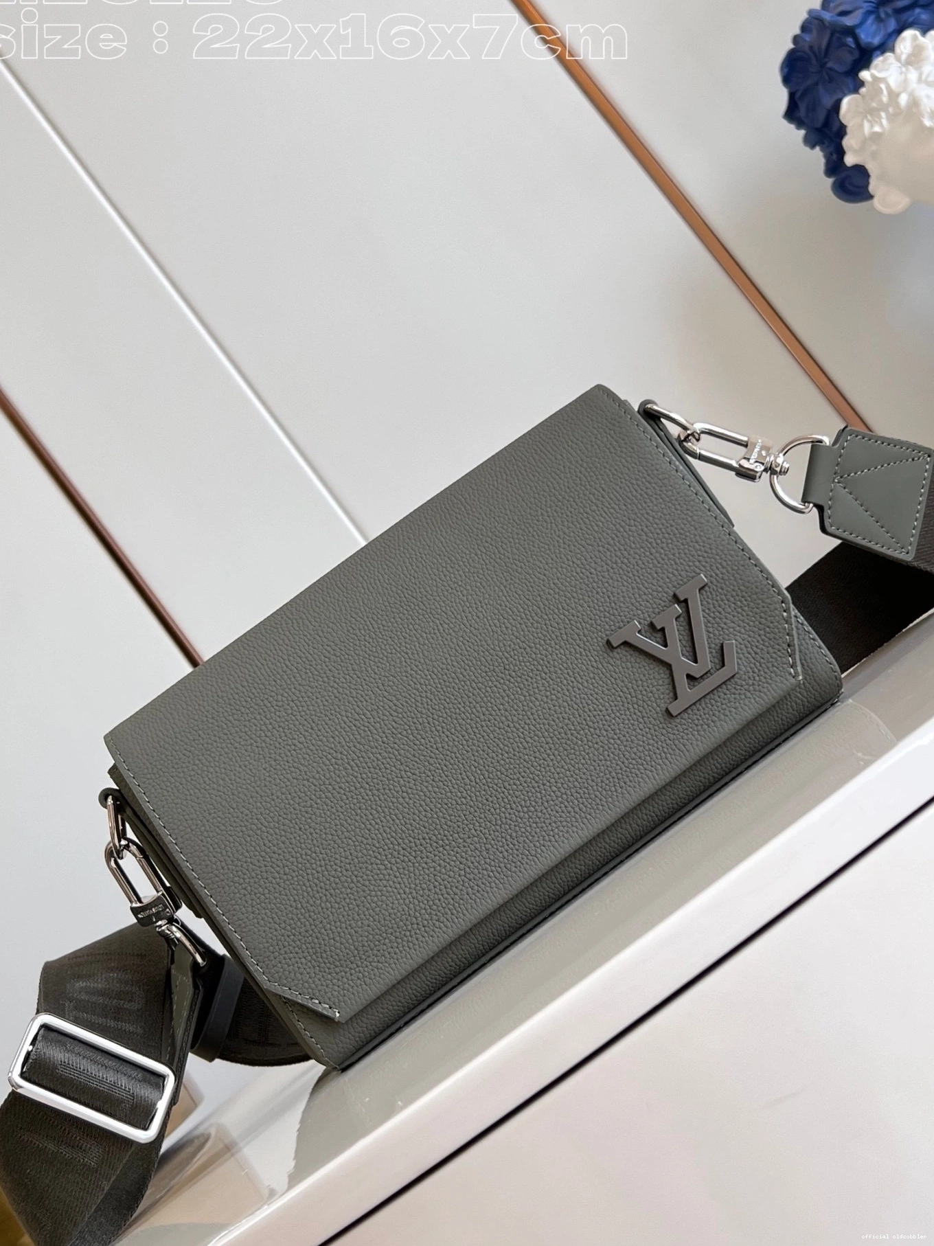 Official oldcobbler VUITTON Takeoff PM-22*16.5*7CM LOUIS Messenger 0716